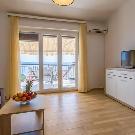 Two-bedroom In Crikvenica Xxxvi Crikvenica