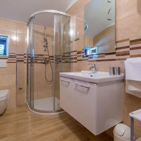 Two-bedroom In Crikvenica Xxxvi Apartment *