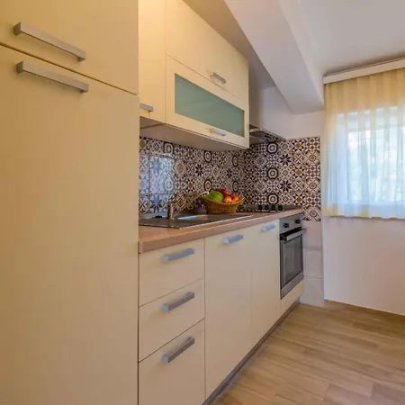 公寓 Two-bedroom In Xxxvi 茨里克韦尼察
