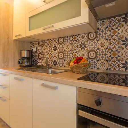 Two-bedroom In Crikvenica Xxxvi Apartment *